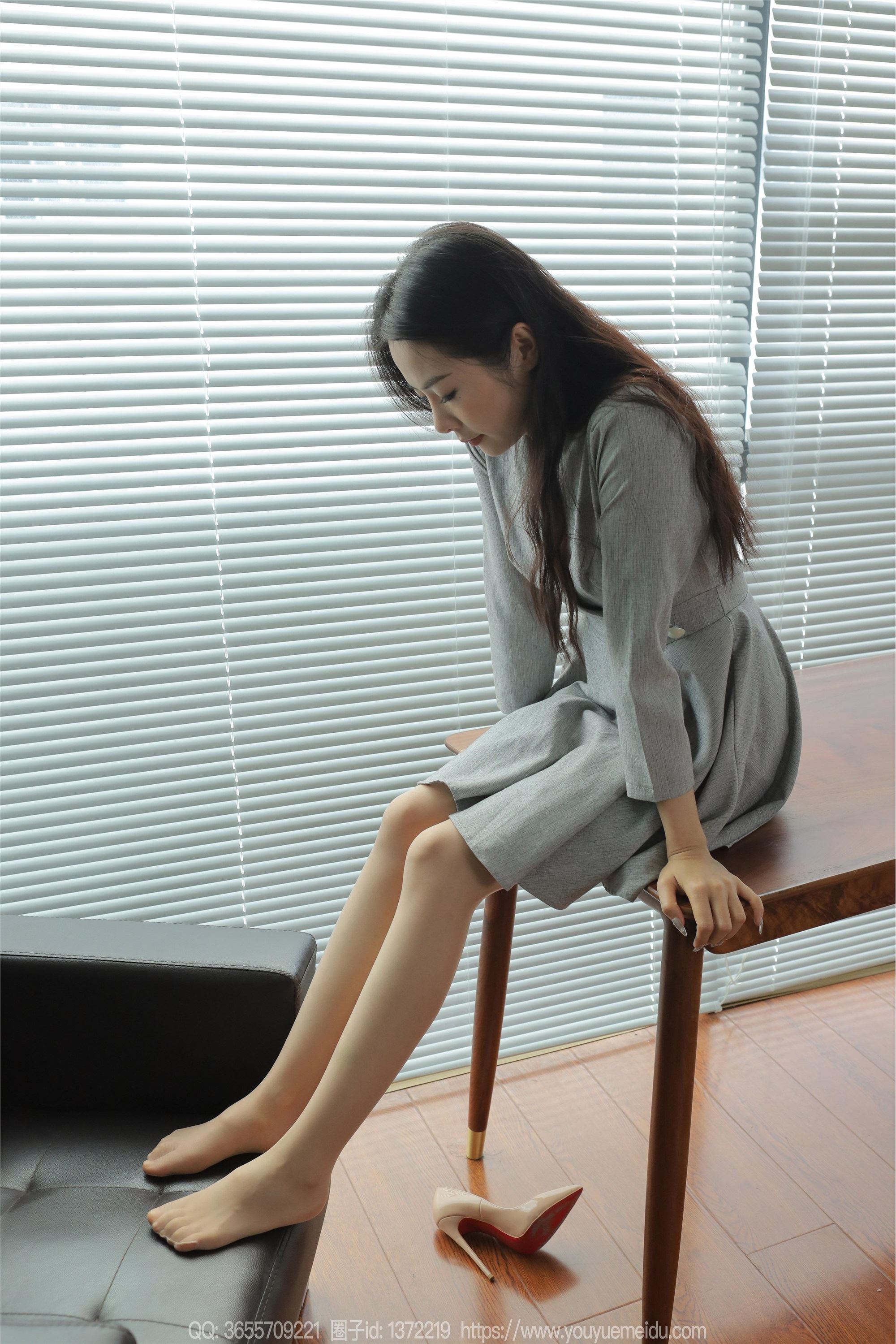 IESS异思趣向  2024.01.21 丝享家 1643 小金《灰裙肉丝》